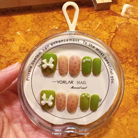 Handmade Press-On Nails - Picture 6 of 16